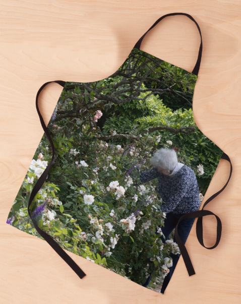 Apron (perfect for gardeners) - "The Ageless Gardener"